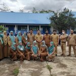 Foto bersama Kepala Sekolah P A Akbar_ Usai Upacara Bendera