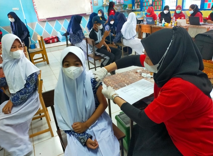 Foto vaksinasi pada peserta didik
