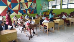Kegiatan MPLS_ dipandu kakak pendamping